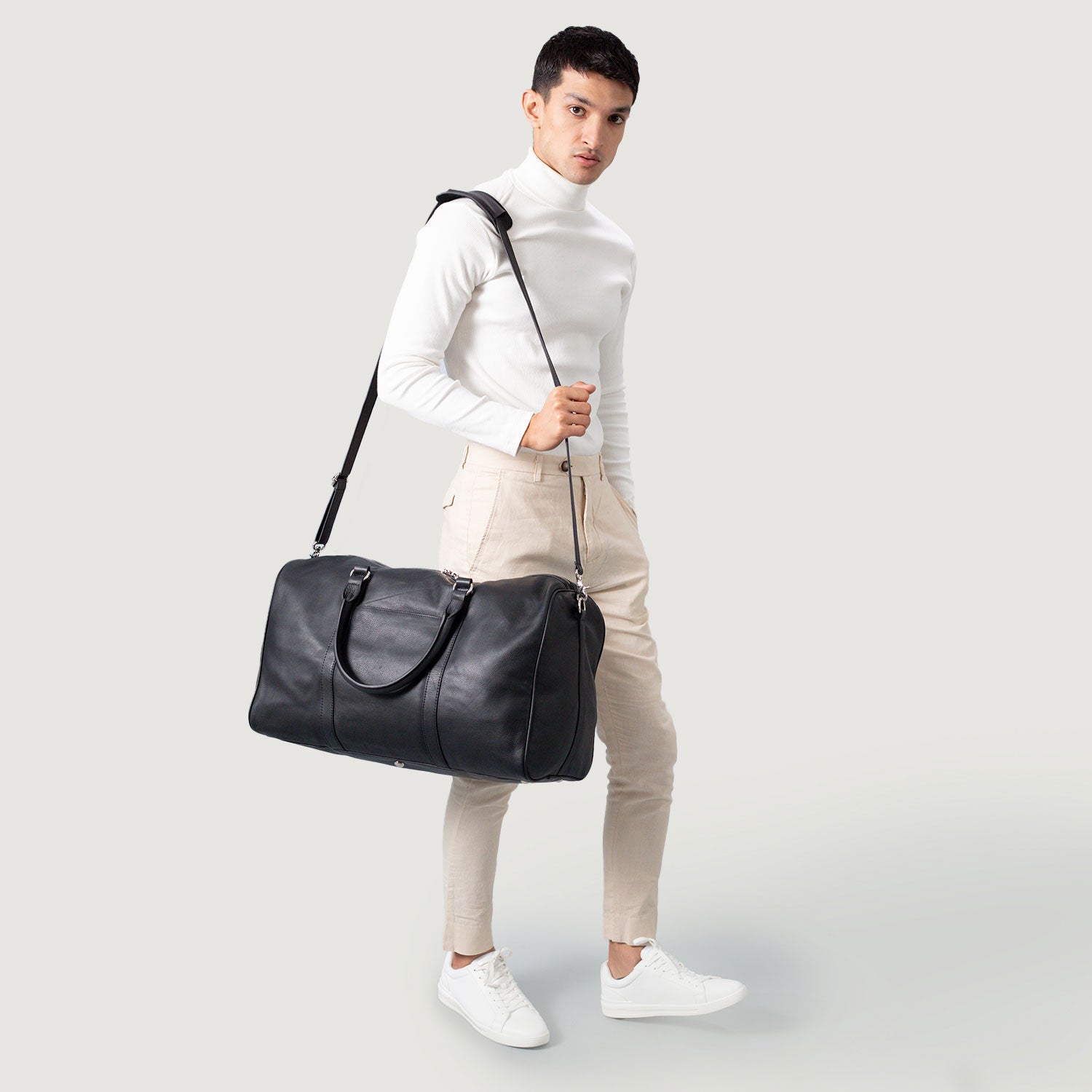 Men's The Darrio Black Leather Duffle Bag – The Jacket Maker